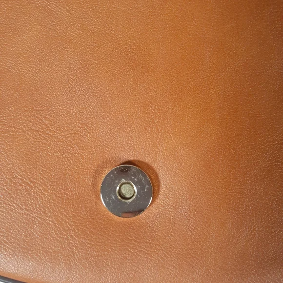 🔥 3/$70 🎉HP🎉 JustFab Saddle Crossbody Bag - Picture 5 of 7